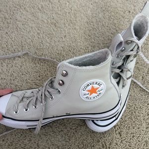 Chuck Taylor Converse Women’s Size 10